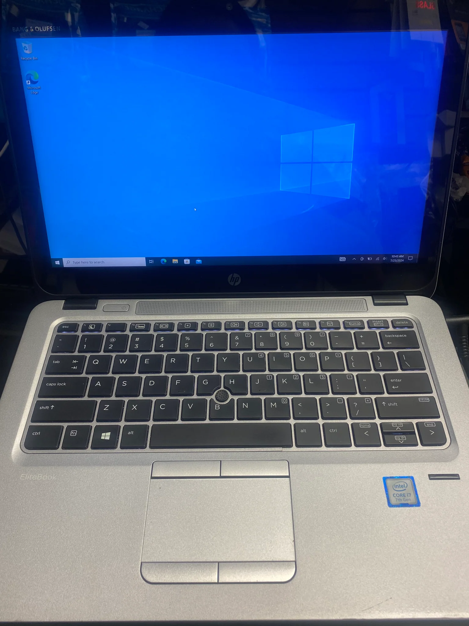 HP Laptop EliteBook 820 G4 Intel Core i7 7500U (2.70 GHz) 16 GB Memory 256 GB SSD Intel HD Graphics 620 12.5" Touchscreen Windows 10 Pro - Image 2